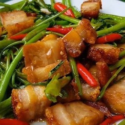 ผักบุ้งหมูกรอบ