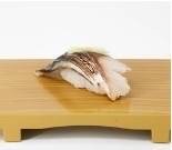 SHIME-SABA ABURI nigiri (1pcs) ข้าวปั้นหน้าปลาซาบะดองเผา