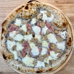 16. Tartufata pizza (truffle pizza)