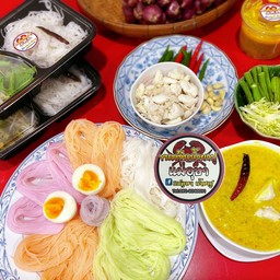 ขนมจีนน้ำยาปูแม่อุษา