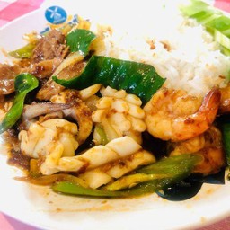ข้าวราดผัดน้ำพริกเผา