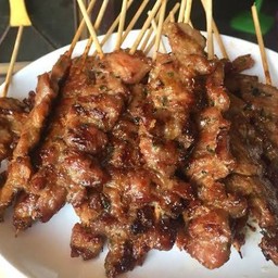 หมูปิ้ง อาร์มณ์ดี 8 บาท