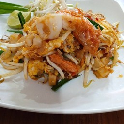 ผัดไท ปลาหมึก