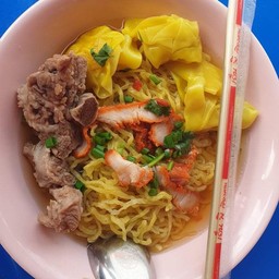 บะหมี่เกี๊ยวหมูแดง