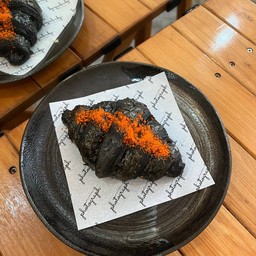 ครัวซองไส้ชาไทย