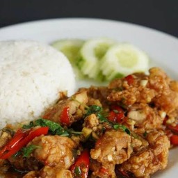 กะเพราไก่กรอบ