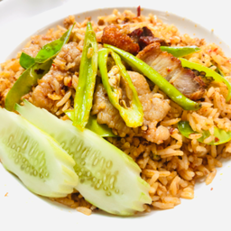 ผัดพริกแกงข้าวคลุก