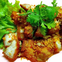 หมูสามชั้นทอดกระเทียม