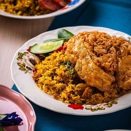 ข้าวผัดไตปลาแห้ง และ ไข่เจียวฟู