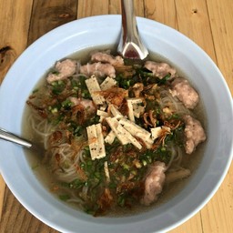 ก๋วยจั๊บแจ็คอุบล4แยกไฟแดงบ้านนาเมือง