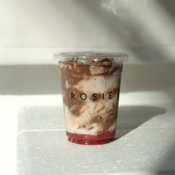 Signature Darkchoc strawberry
