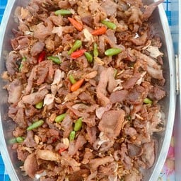 ข้าวเหนียวหมูทอดไก่ทอดแม่อัมพร