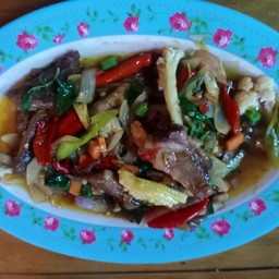 ข้าวกระเพราหมูตุ๋น