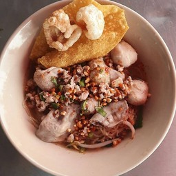 ก๋วยเตี๋ยวต้มยำตำลึงหมูเครื่องใน