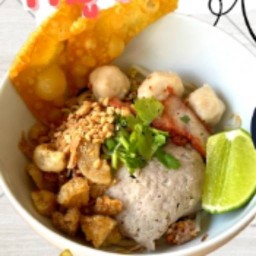 วิลล่าอัญชลี ข้าวซอยไก่/เนื้อ