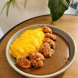 แกงกะหรี่ญี่ปุ่นไข่ข้น+ไก่คาราเกะ