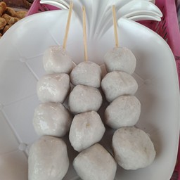 ร้านลูกชิ้นมัทนาน้ำจิ้มสูตรเด็ด