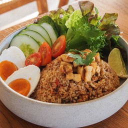 ข้าวผัดน้ำพริกอ่อง