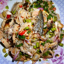 ยำขนมจีนทะเล