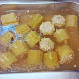 [ร้านครัวสยาม] แกงจืดมะระยัดไส้หมูสับ(กับข้าว)