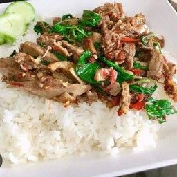 ข้าวกะเพราเป็ดย่าง