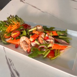 ยำปูอัด+กุ้ง shrimp and crad sticks salad