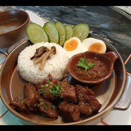 ข้าวหน้าสันคอหมูย่างหมักเหล้าจีน