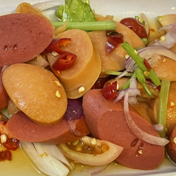 ยำไส้กรอก