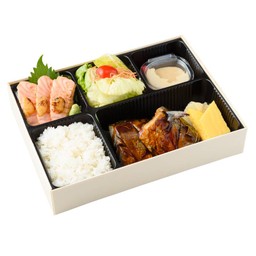 เบนโตะซาบะย่างซีอิ๊วและแซลมอนย่างซอสไซเกียว