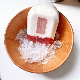 สตรอว์เบอร์รี่นมสด