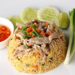 ข้าวผัดหมูชิ้น