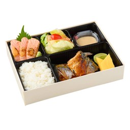 เบนโตะซาบะย่างเกลือและแซลมอนย่างซอสไซเกียว