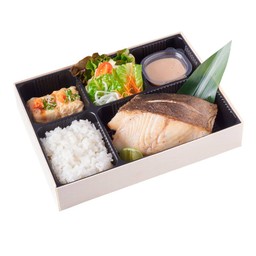 เบนโตะปลาหิมะย่างเกลือ