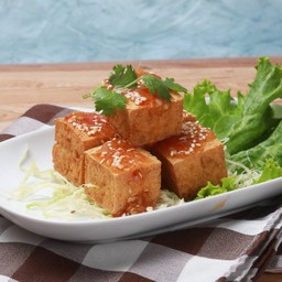 เต้าหู้ทอดราดซอสสไตล์ไทย