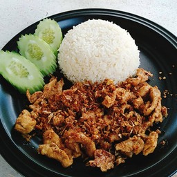 ข้าวหมูทอดกระเทียม