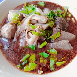 บิ๊กบูมเตี๋ยวเนื้อเปื่อย อาหารตามสั่ง