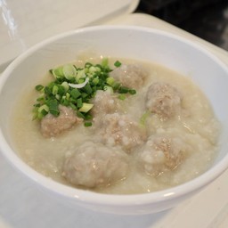 โจ๊กหมูล้วน หรือ หมูเครื่องใน