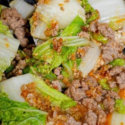 ผัดผักกาดขาวน้ำมันหอยหมูสับราดข้าว