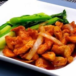 ไก่ผัดซอสเหล้าแดงยอดผัก