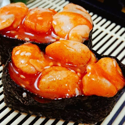 ซูชิเนื้อหอยเชลล์ซอสพริก