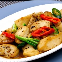 เห็ดเออรินจิผัดพริกไทยดำ