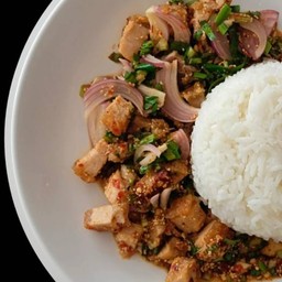 ข้าวลาบหมูกรอบ