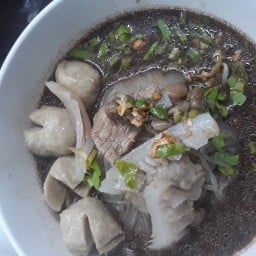ครัวแม่สุรีย์ อาหารตามสั่ง & ข้าวแกงชุดเซ็ท โรจนะ