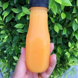 น้ำส้มคั้นสด