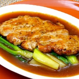 หมูอบพริกไทยดำยอดคะน้า