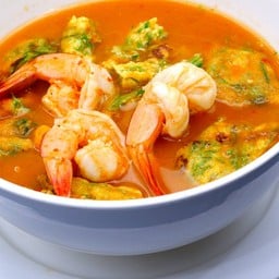 แกงส้มกุ้งไข่ชะอม