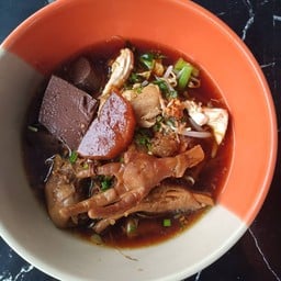 เจ๊พราว ก๋วยเตี๋ยวไก่มะระ รสเด็ด & ก๋วยเตี๋ยวหมูต้มยำ & กระเพรา & ไข่กระทะ & สาคูไส้หมู & ปลาเผา & ข