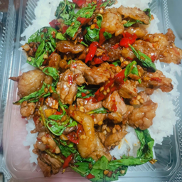 ข้าวหอมมะลิกระเพราหมูชิ้น