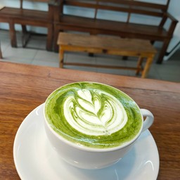 มัทฉะลาเต้ร้อน - Hot Matcha Latte