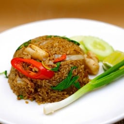 ข้าวผัดโป๊ะแตก